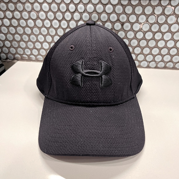 Under Armour Other - Under Armour Hat Cap Fitted Adult Medium Black Golf Golfer Golfing Mens